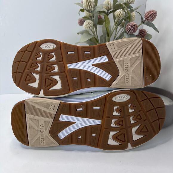 Vionic Walk Strider 001 Lace Up Sneaker Cream/Gold Low Top Women's 11 Tried On - Picture 9 of 9